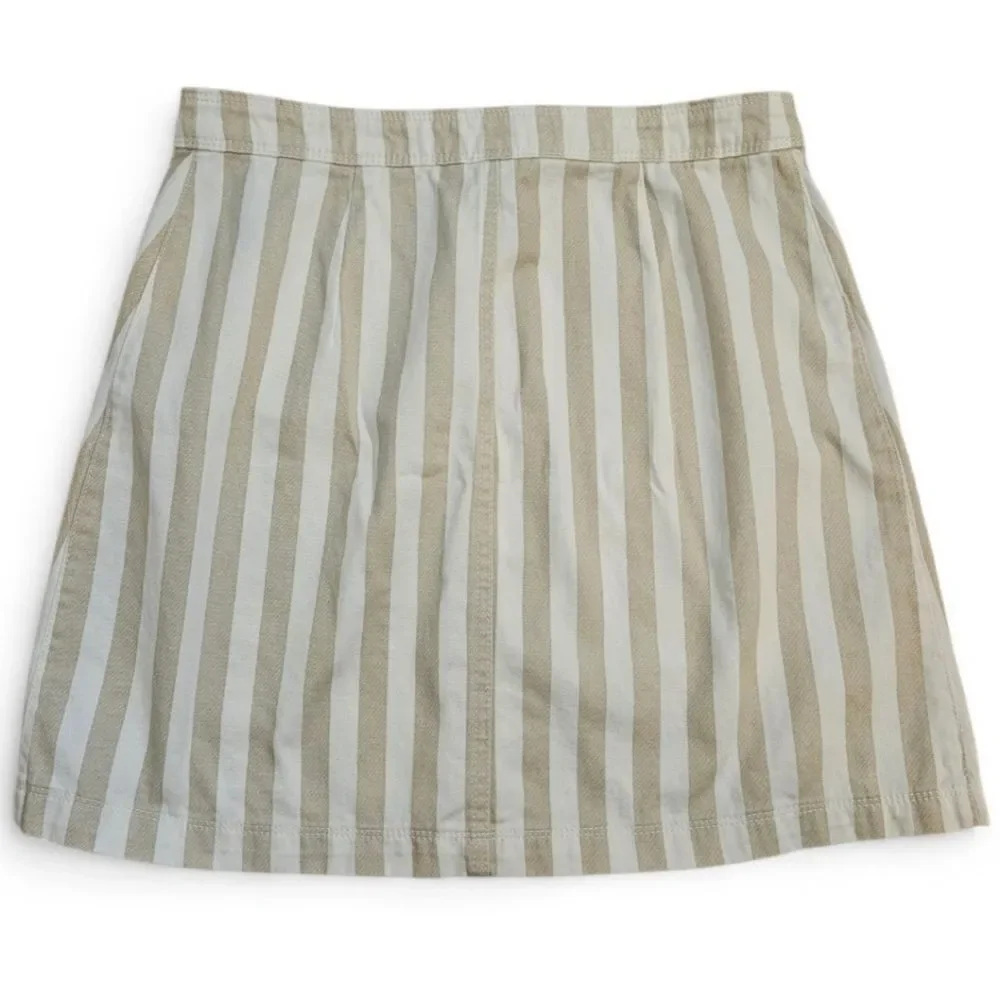 Old Navy Vertical Stripe Button-Front Mini Skirt in Beige and White